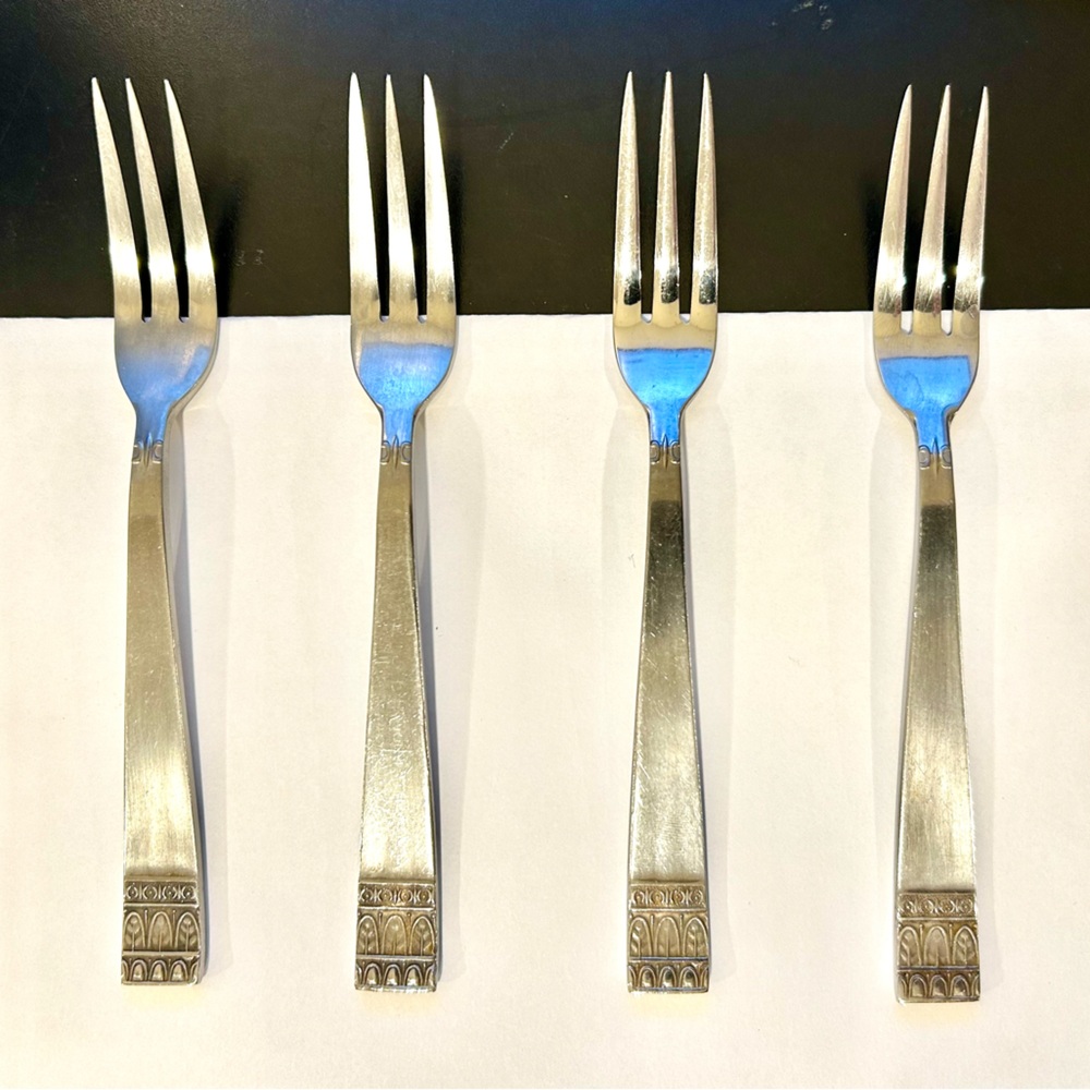 Set of 4 Pastry Forks ANDO Stainless Steel - 6in by TOWLE SILVER